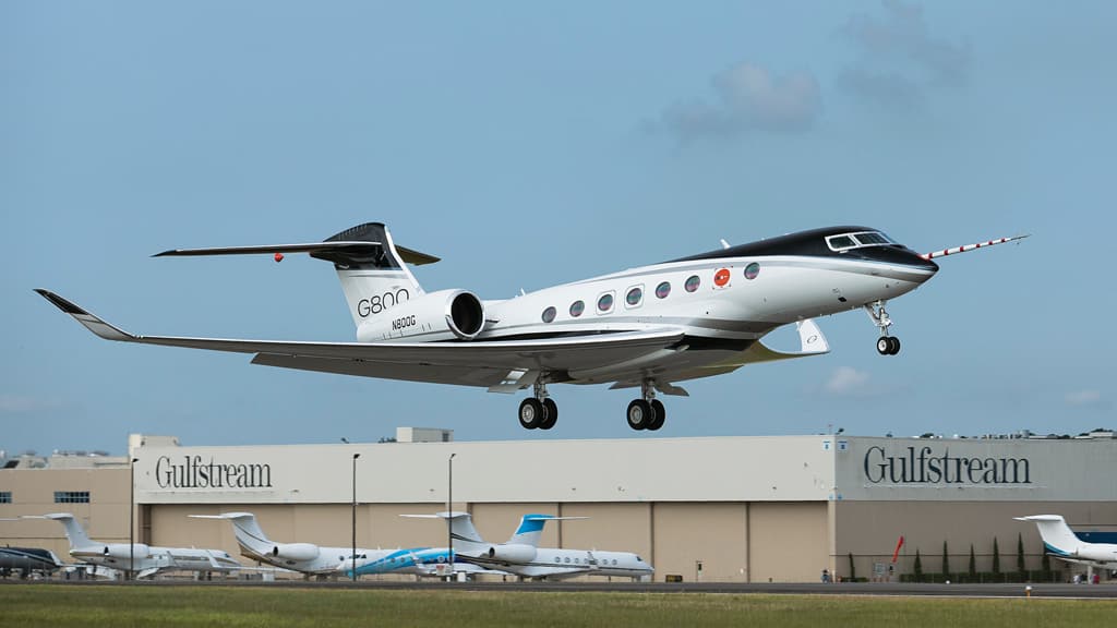 All-New Gulfstream G800 Makes First Flight